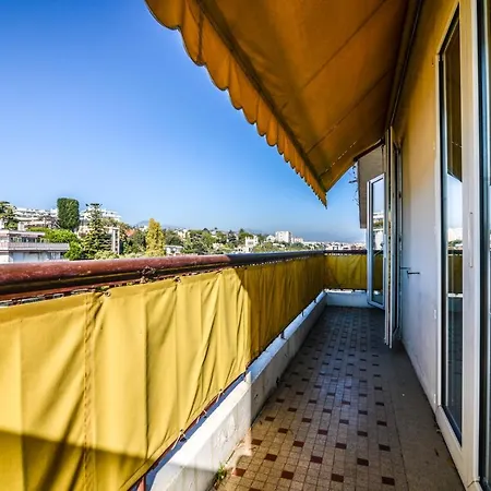 4 Pieces A 100 M De La Apartmán *