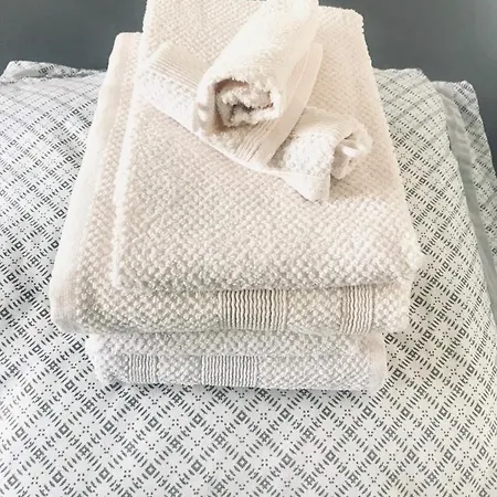 4 Pieces A 100 M De La Daire *