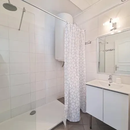 4 Pieces A 100 M De La Ницца