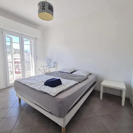 4 Pieces A 100 M De La * Nice